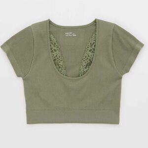 🎅 3/$15 SALE Aerie Superchill Ribbed Lace Short Sleeve Crop Top in Sage Green M